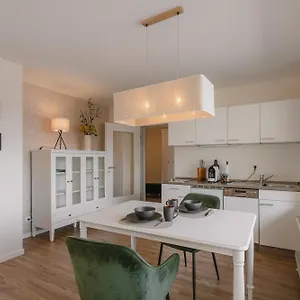 Apartment Exklusiv&zentral: 1-zi. Mit Balkon Stellplatz, Bayreuth