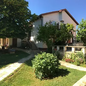 Two-bedroom Countryside Apartment Marčana